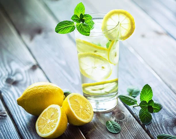 Ev Yapımı Nane-Limonata
